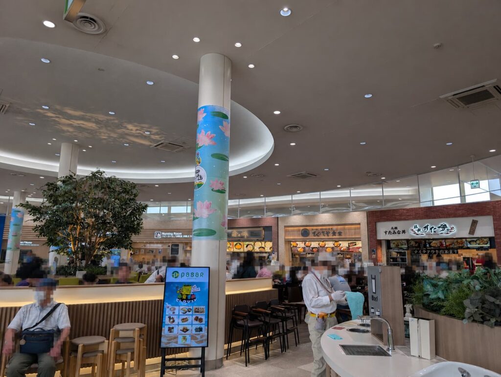 蓮田SAフードコート
