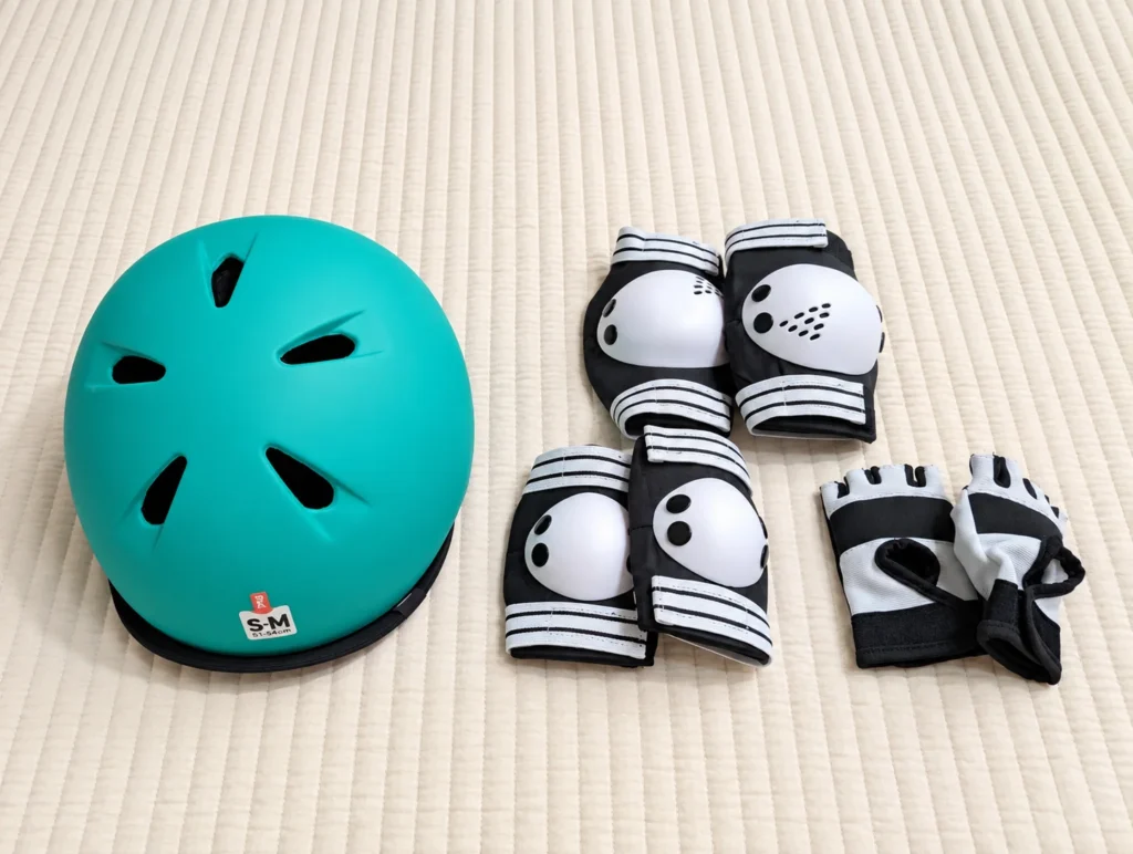 ストライダーヘルメットなど